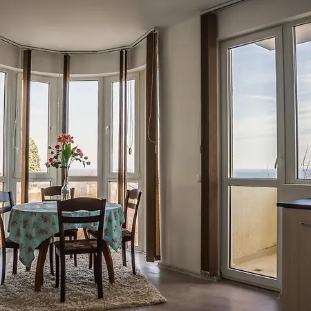 Sea View *